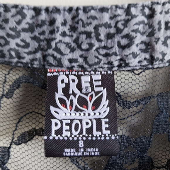 FREE PEOPLE ♡ Ladies Top - Picture 3 of 9
